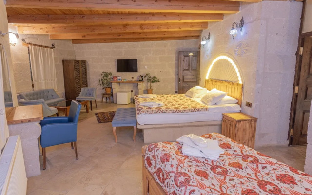 Zeus Cave Suites