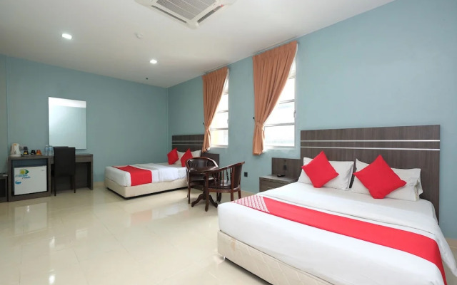 OYO 44023 Mehram Hotel