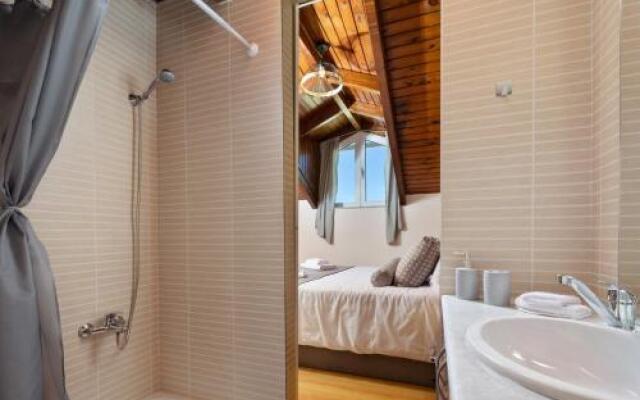 Peroulades Luxury Villa