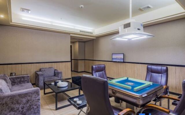 Platinum Crystal Hotel