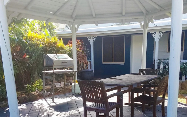 Cooktown Motel and Pams Place Hostel