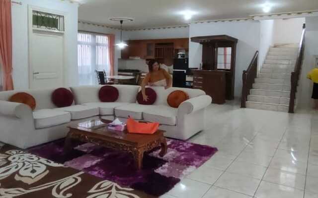 Villa Kota Bunga Anyelir