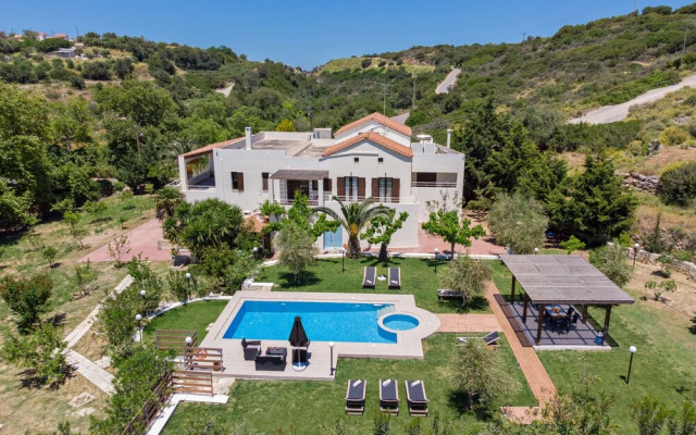 Nostos Villa - 50 m2 pool 2 km from the Beach