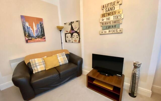 Blackpool Abode - Buttercup Suite