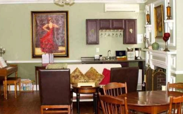 Carisbrooke Inn