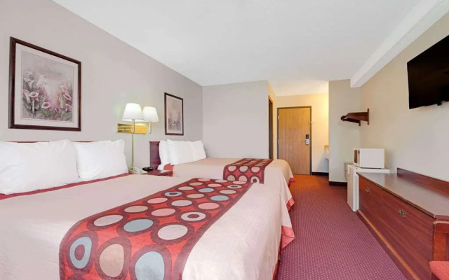 Super 8 Riverside/kansas City