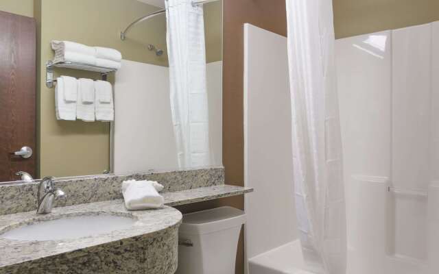 Microtel Inn And Suites Minot