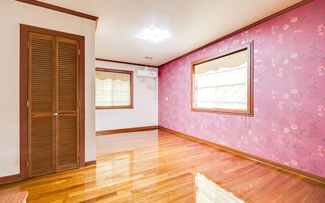 Yangpyeong Let's Go Valley Pension