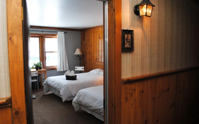 Comme Chez Soi Restaurant & Auberge