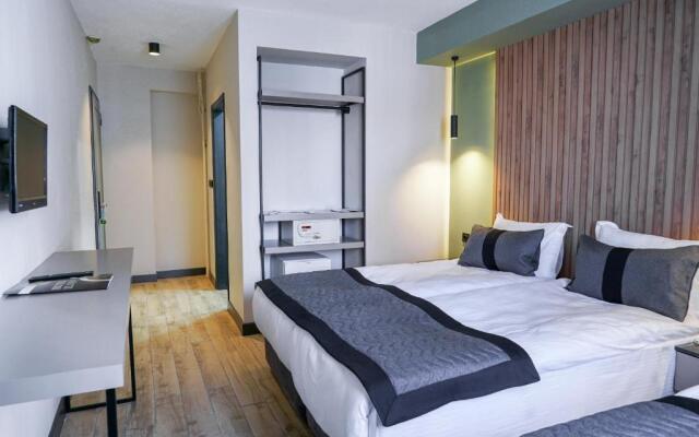 Polek Hotel