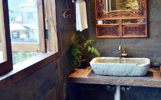 Mohe Log Hotel