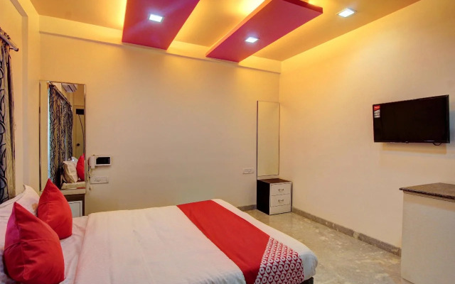 OYO 11387 Hotel Kozy Rooms
