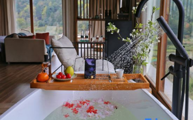 Zhiyuan. Wanwentang Homestay