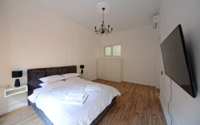 Home-Hotel Pushkinskaya 2-4-7