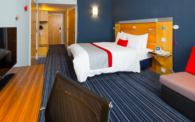 Holiday Inn Express London-Epsom Downs by IHG