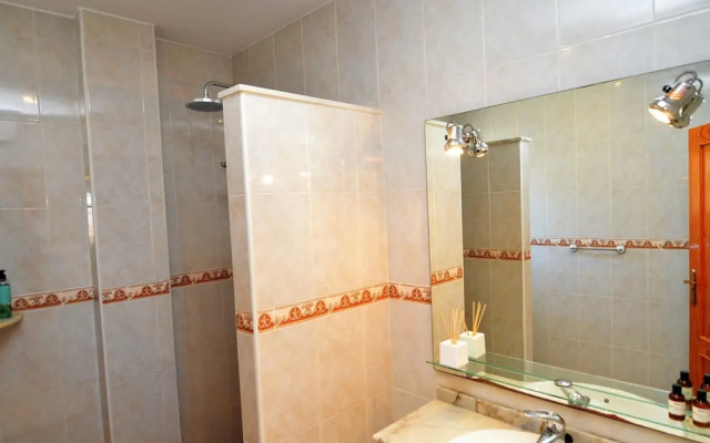 Captivating Villa in Rojales With Swimming Pool