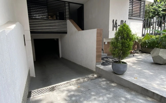 Hotel 14-04