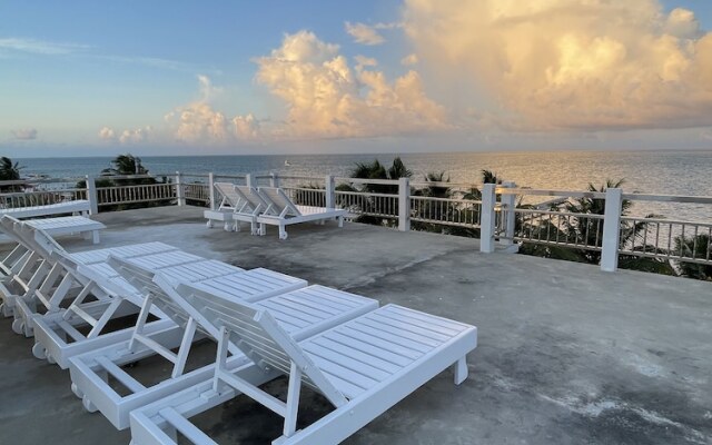Caye Caulker Beach Hotel
