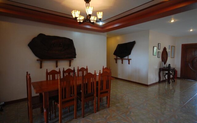 Edie's Bahay Aplaya and Spa