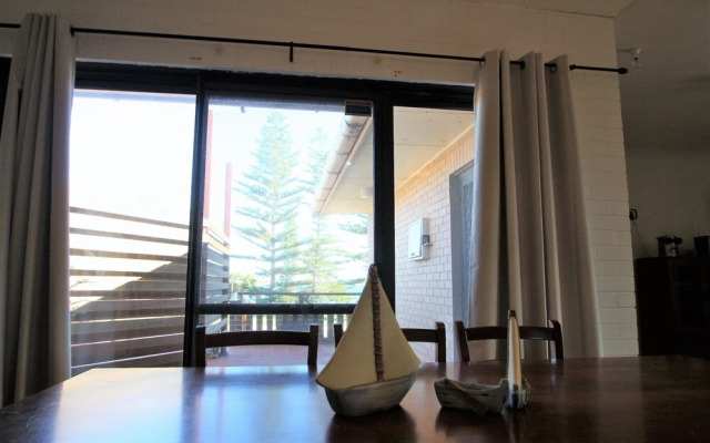 Pine Villas - Walk To Beach Ocean Views