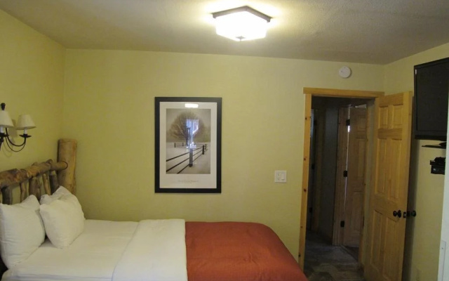 Convict Lake Resort