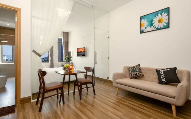 Van Apartment and Hotel