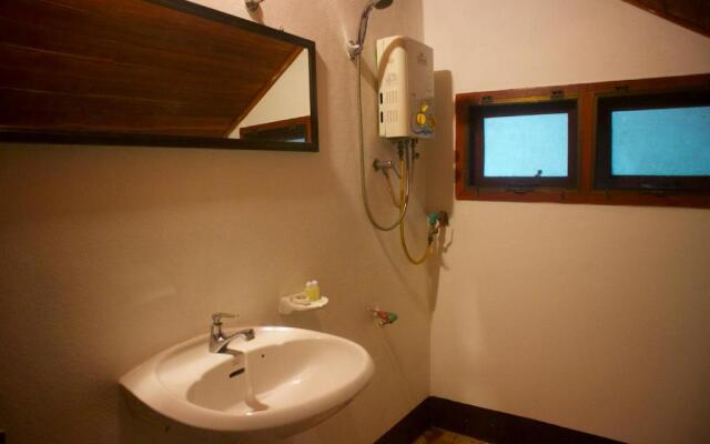 Mae Win Guest House and Resort