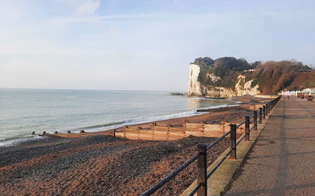 2 Bed Chalet, St Margaret's at Cliffe, South Coast