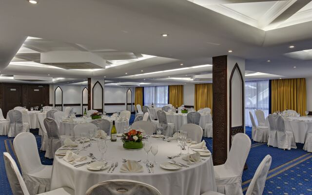 The Heron By Sarovar Portico India