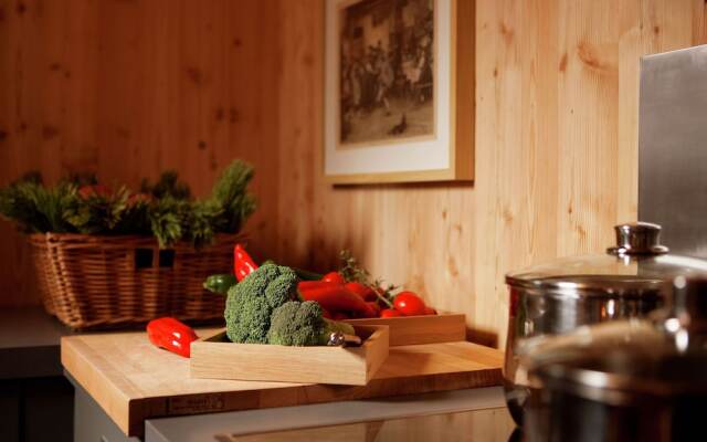 Modern Apartment in Mayrhofen With Ski-storage, Parking & Garden
