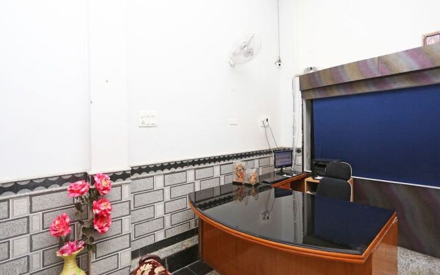 Oyo 23090 Hotel Mani Bhai Patel