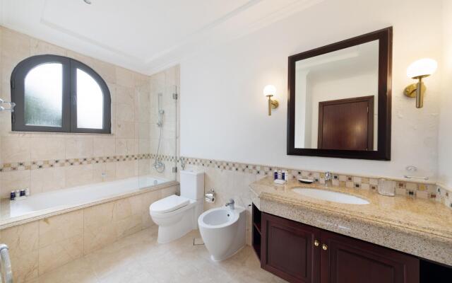 Private Pool & Beach Access Villa w/ Cinematic Vws