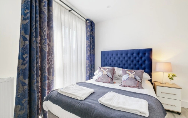Luxury 1 & 2 bed Apartment free parking