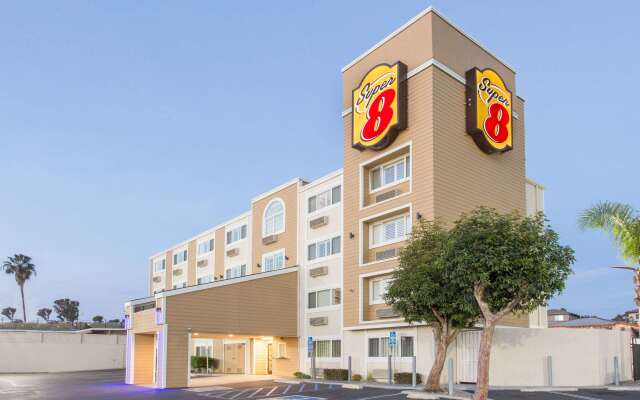 Super 8 by Wyndham National City Chula Vista