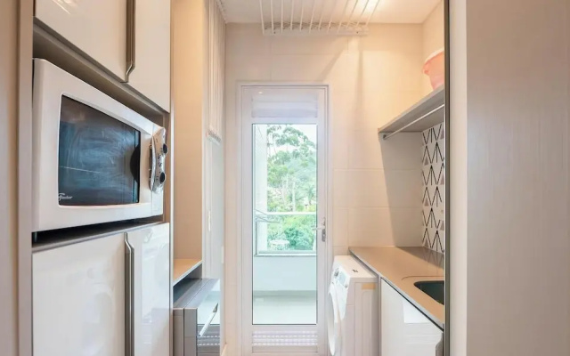 Apt w/ BBQ & Balcony, 230m From the Beach Epd0202