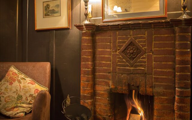 The Queen's Head Inn and Restaurant