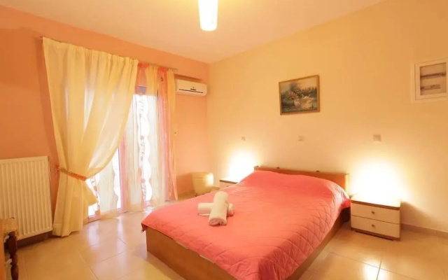Bussiness Maisonette Getaway 5 min From the Beach