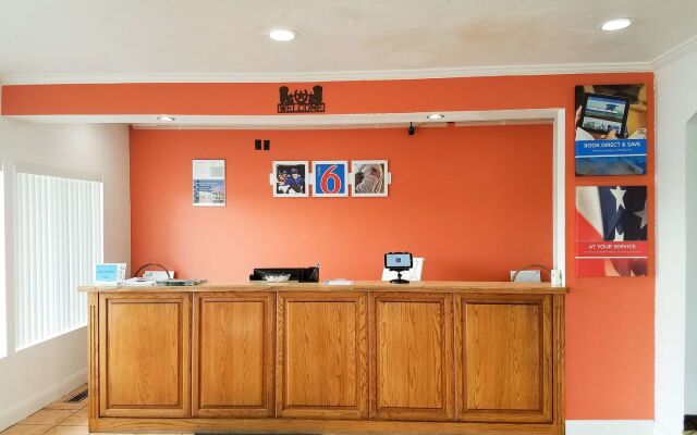 OYO Townhouse Dodge City KS