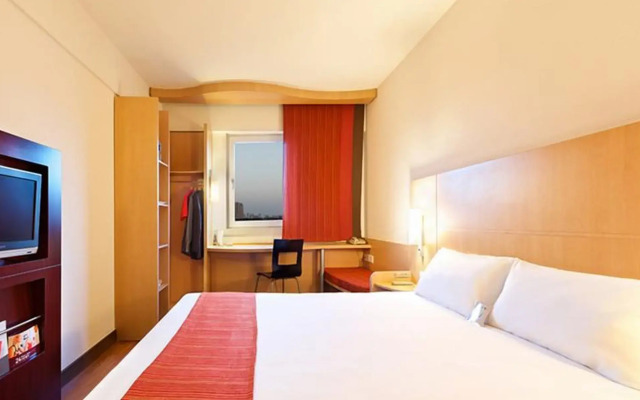 Ibis Qingdao Chengyang