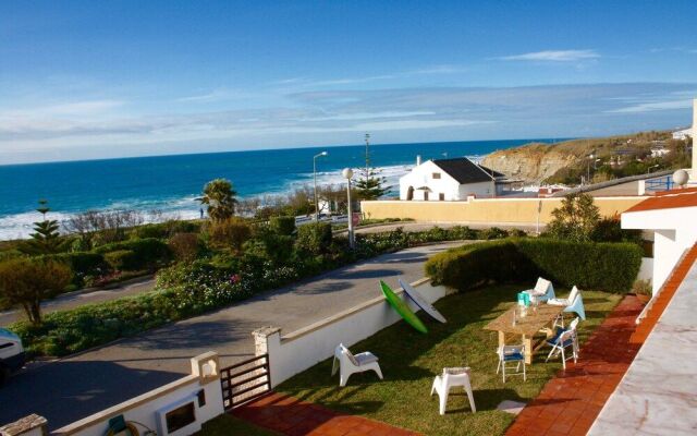 Surf Riders & Co - Surf Camp Moinhos