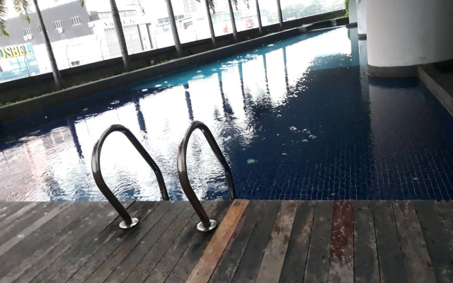 Luxury Service Suite At Taragon KL
