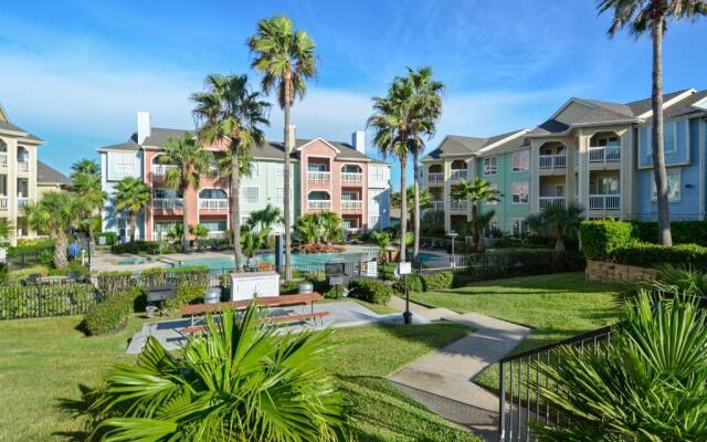Dawn 722 - Poolside Paradise