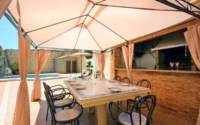 Villa - 4 Bedrooms with Pool, WiFi and Sea views - 104966