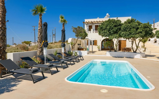 Grand Villa Santorini
