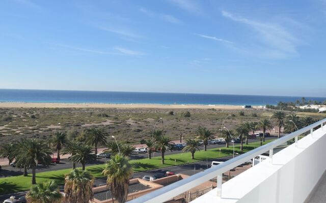 Spacious Apartment in Solana Matorral With Terrace