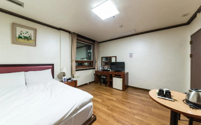 Youngbin Hotel