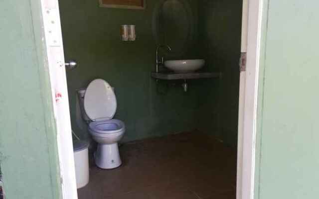 Cashew Nut Bungalow, Ko Mook