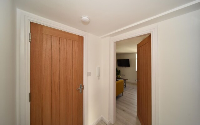 Bollin Suite - Chester Road Apartments by Premier Serviced Accommodation