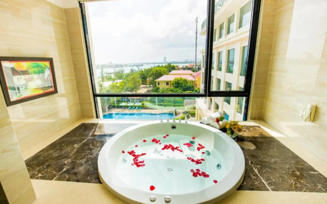 Muong Thanh Holiday Quang Binh Hotel