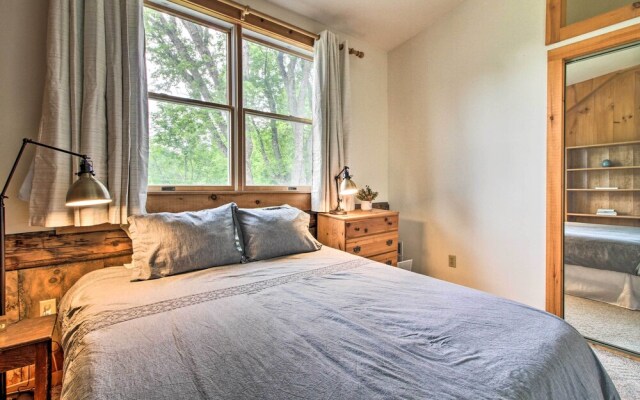 Renovated Farmhouse < 1 Mile to Okemo Mountain!